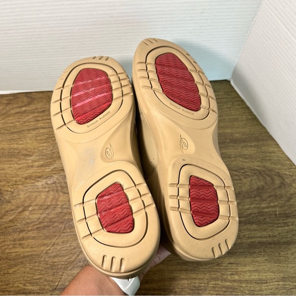 Easy Spirit Anti Gravity Tan Beige Sneakers Size 9W - Picture 9 of 15